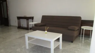 Piso en alquiler en Avenida Divina Pastora, San Ildefonso (Hospital Real) (Distrito Beiro. Granada Capital) de 1.000 €<span>/mes</span>