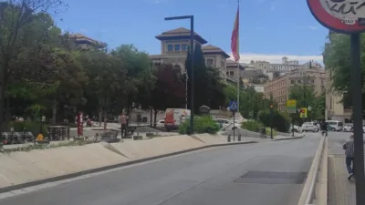 Piso en alquiler en Avenida Divina Pastora, San Ildefonso (Hospital Real) (Distrito Beiro. Granada Capital) de 1.000 €<span>/mes</span>