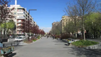 Piso en alquiler en Avenida Divina Pastora, San Ildefonso (Hospital Real) (Distrito Beiro. Granada Capital) de 1.000 €<span>/mes</span>