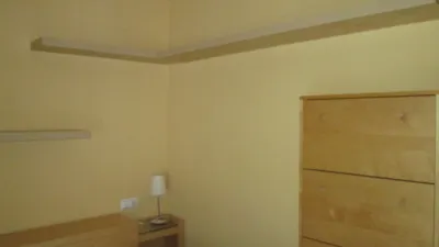 Piso en alquiler en Cuesta de Pernaleros, San Ildefonso (Hospital Real) (Distrito Beiro. Granada Capital) de 650 €<span>/mes</span>