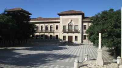 Piso en alquiler en Cuesta de Pernaleros, San Ildefonso (Hospital Real) (Distrito Beiro. Granada Capital) de 650 €<span>/mes</span>