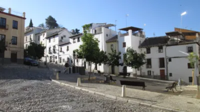 Piso en alquiler en Cuesta de Pernaleros, San Ildefonso (Hospital Real) (Distrito Beiro. Granada Capital) de 650 €<span>/mes</span>