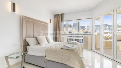 Ático en venta en Avenida Juan Sebastian El Cano, Isla Poniente, Centro (Distrito Benalmádena Pueblo. Benalmádena) de 1.300.000 €