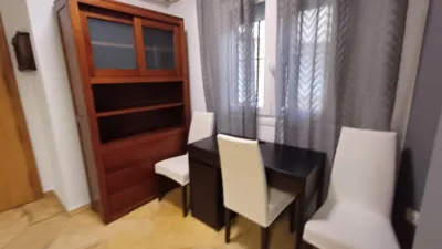 Piso en alquiler en Calle Alonso Barba, Centro (Huelva Capital) de 700 €<span>/mes</span>