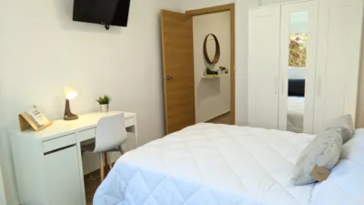 Habitación en alquiler en Avenida de Santa Isabel, Oliveros-Altamira-Barrio Alto (Almería Capital) de 335 €<span>/mes</span>