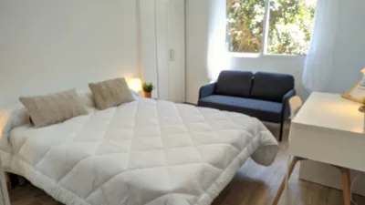 Habitación en alquiler en Avenida de Santa Isabel, Oliveros-Altamira-Barrio Alto (Almería Capital) de 335 €<span>/mes</span>