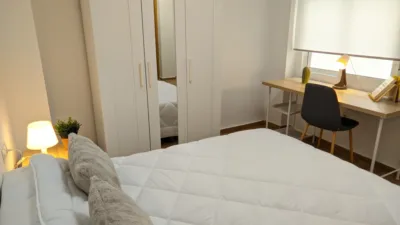 Habitación en alquiler en Avenida de Santa Isabel, Oliveros-Altamira-Barrio Alto (Almería Capital) de 335 €<span>/mes</span>