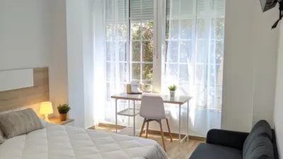 Habitación en alquiler en Avenida de Santa Isabel, Oliveros-Altamira-Barrio Alto (Almería Capital) de 335 €<span>/mes</span>