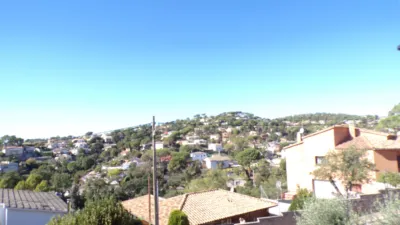 Casa en venta en Carrer Rovelló, 1, cerca de Carrer del Riu Segre, Maçanet de la Selva de 325.000 €