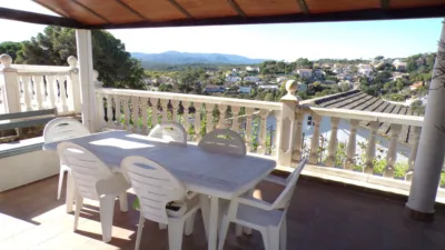 Casa en venta en Carrer Rovelló, 1, cerca de Carrer del Riu Segre, Maçanet de la Selva de 325.000 €