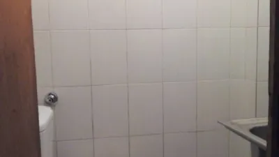 Local comercial en venta en Cerca de Gran Vía - Más