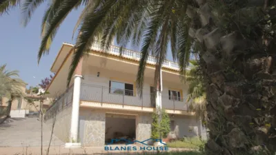 Casa en venta en Calle Benidorm, Número 0, Urbanitzacions del Nord (Lloret de Mar) de 410.000 €