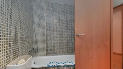 Apartment on Carrer del Segre photo 4