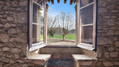 Rustic finca on Calle Diseminat Fogars de La Selva photo 12