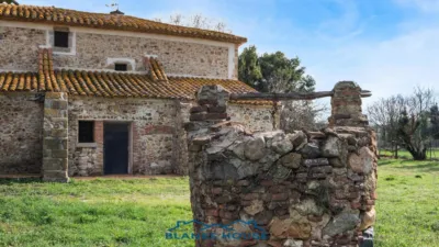 Rustic finca on Calle Diseminat Fogars de La Selva photo 43