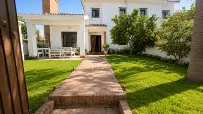 Semi-detached chalet in Núcleo Urbano-Urbanizaciones photo 10