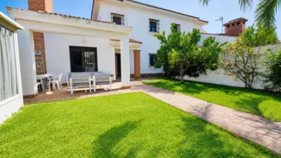 Semi-detached chalet in Núcleo Urbano-Urbanizaciones photo 13