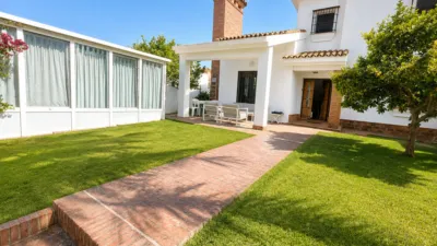 Semi-detached chalet in Núcleo Urbano-Urbanizaciones photo 11