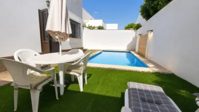 Semi-detached chalet in Núcleo Urbano-Urbanizaciones photo 5
