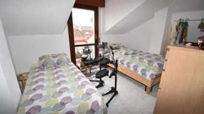 Top-floor apartment on Calle de la Salceda photo 12
