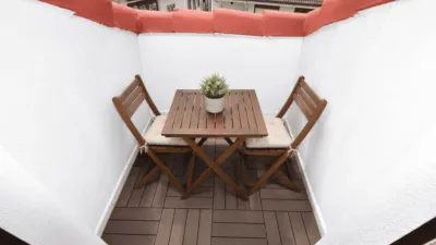 Top-floor apartment on Calle de la Salceda photo 6