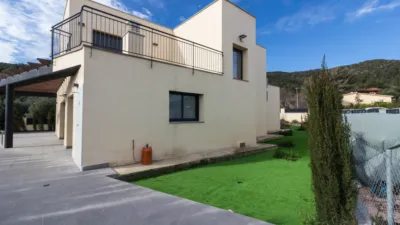 House on Carrer de la Ribera d'Ebre photo 52