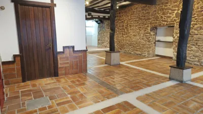 Local comercial en alquiler en Calle de Santxoenea, Erdialdea (Errenteria) de 700 €<span>/mes</span>