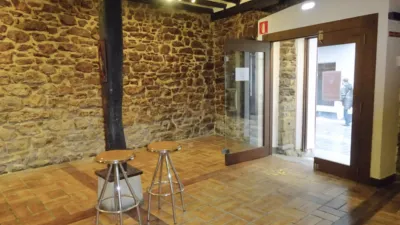Local comercial en alquiler en Calle de Santxoenea, Erdialdea (Errenteria) de 700 €<span>/mes</span>