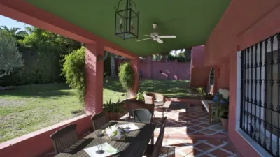 Casa en venta en Avenida de las Cumbres, Elviria (Distrito Las Chapas. Marbella) de 975.000 €