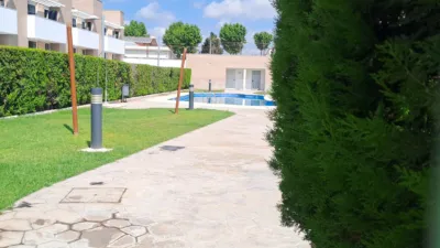 Piso en alquiler en Avenida de España, Arco Norte-Avenida de España (Distrito Zona Centro. Dos Hermanas) de 1.000 €<span>/mes</span>