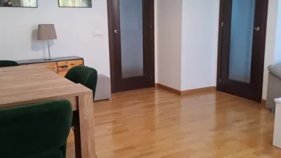 Piso en alquiler en Avenida de España, Arco Norte-Avenida de España (Distrito Zona Centro. Dos Hermanas) de 1.000 €<span>/mes</span>