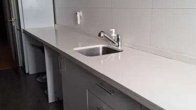 Piso en alquiler en Avenida de España, Arco Norte-Avenida de España (Distrito Zona Centro. Dos Hermanas) de 1.000 €<span>/mes</span>