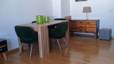 Piso en alquiler en Avenida de España, Arco Norte-Avenida de España (Distrito Zona Centro. Dos Hermanas) de 1.000 €<span>/mes</span>