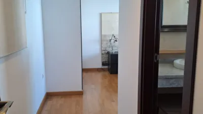 Piso en alquiler en Avenida de España, Arco Norte-Avenida de España (Distrito Zona Centro. Dos Hermanas) de 1.000 €<span>/mes</span>