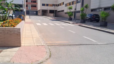 Piso en alquiler en Avenida de España, Arco Norte-Avenida de España (Distrito Zona Centro. Dos Hermanas) de 1.000 €<span>/mes</span>