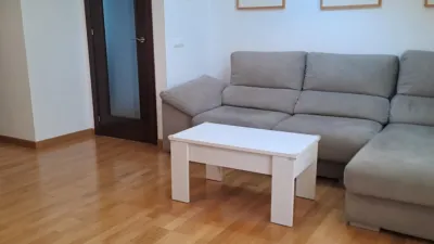 Piso en alquiler en Avenida de España, Arco Norte-Avenida de España (Distrito Zona Centro. Dos Hermanas) de 1.000 €<span>/mes</span>