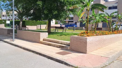 Piso en alquiler en Avenida de España, Arco Norte-Avenida de España (Distrito Zona Centro. Dos Hermanas) de 1.000 €<span>/mes</span>