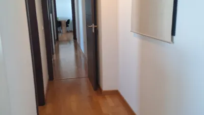 Piso en alquiler en Avenida de España, Arco Norte-Avenida de España (Distrito Zona Centro. Dos Hermanas) de 1.000 €<span>/mes</span>