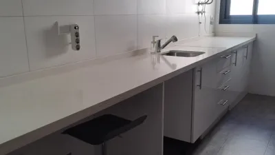 Piso en alquiler en Avenida de España, Arco Norte-Avenida de España (Distrito Zona Centro. Dos Hermanas) de 1.000 €<span>/mes</span>