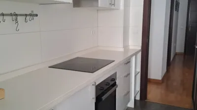 Piso en alquiler en Avenida de España, Arco Norte-Avenida de España (Distrito Zona Centro. Dos Hermanas) de 1.000 €<span>/mes</span>