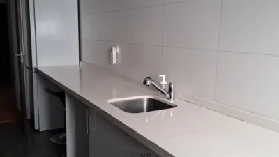 Piso en alquiler en Avenida de España, Arco Norte-Avenida de España (Distrito Zona Centro. Dos Hermanas) de 1.000 €<span>/mes</span>