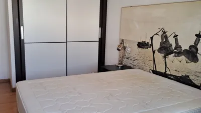 Piso en alquiler en Avenida de España, Arco Norte-Avenida de España (Distrito Zona Centro. Dos Hermanas) de 1.000 €<span>/mes</span>