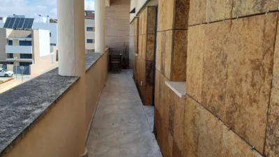 Piso en alquiler en Avenida de España, Arco Norte-Avenida de España (Distrito Zona Centro. Dos Hermanas) de 1.000 €<span>/mes</span>