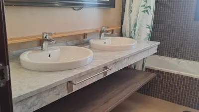 Piso en alquiler en Avenida de España, Arco Norte-Avenida de España (Distrito Zona Centro. Dos Hermanas) de 1.000 €<span>/mes</span>