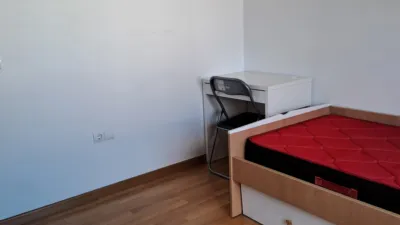 Piso en alquiler en Avenida de España, Arco Norte-Avenida de España (Distrito Zona Centro. Dos Hermanas) de 1.000 €<span>/mes</span>