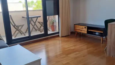 Piso en alquiler en Avenida de España, Arco Norte-Avenida de España (Distrito Zona Centro. Dos Hermanas) de 1.000 €<span>/mes</span>