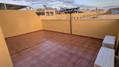 Casa en alquiler en Calle Leopoldo Alas 'Clarín', cerca de Calle Pío Baroja, Arco Norte-Avenida de España (Distrito Zona Centro. Dos Hermanas) de 1.200 €<span>/mes</span>