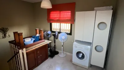 Casa en alquiler en Calle Leopoldo Alas 'Clarín', cerca de Calle Pío Baroja, Arco Norte-Avenida de España (Distrito Zona Centro. Dos Hermanas) de 1.200 €<span>/mes</span>