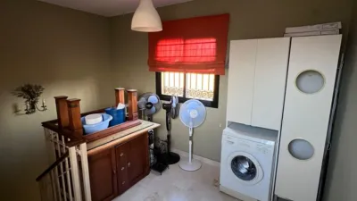 Casa en alquiler en Calle Leopoldo Alas 'Clarín', cerca de Calle Pío Baroja, Arco Norte-Avenida de España (Distrito Zona Centro. Dos Hermanas) de 1.200 €<span>/mes</span>
