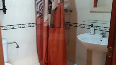 Piso en alquiler en Avenida de Adolfo Suárez, Arco Norte-Avenida de España (Distrito Zona Centro. Dos Hermanas) de 950 €<span>/mes</span>
